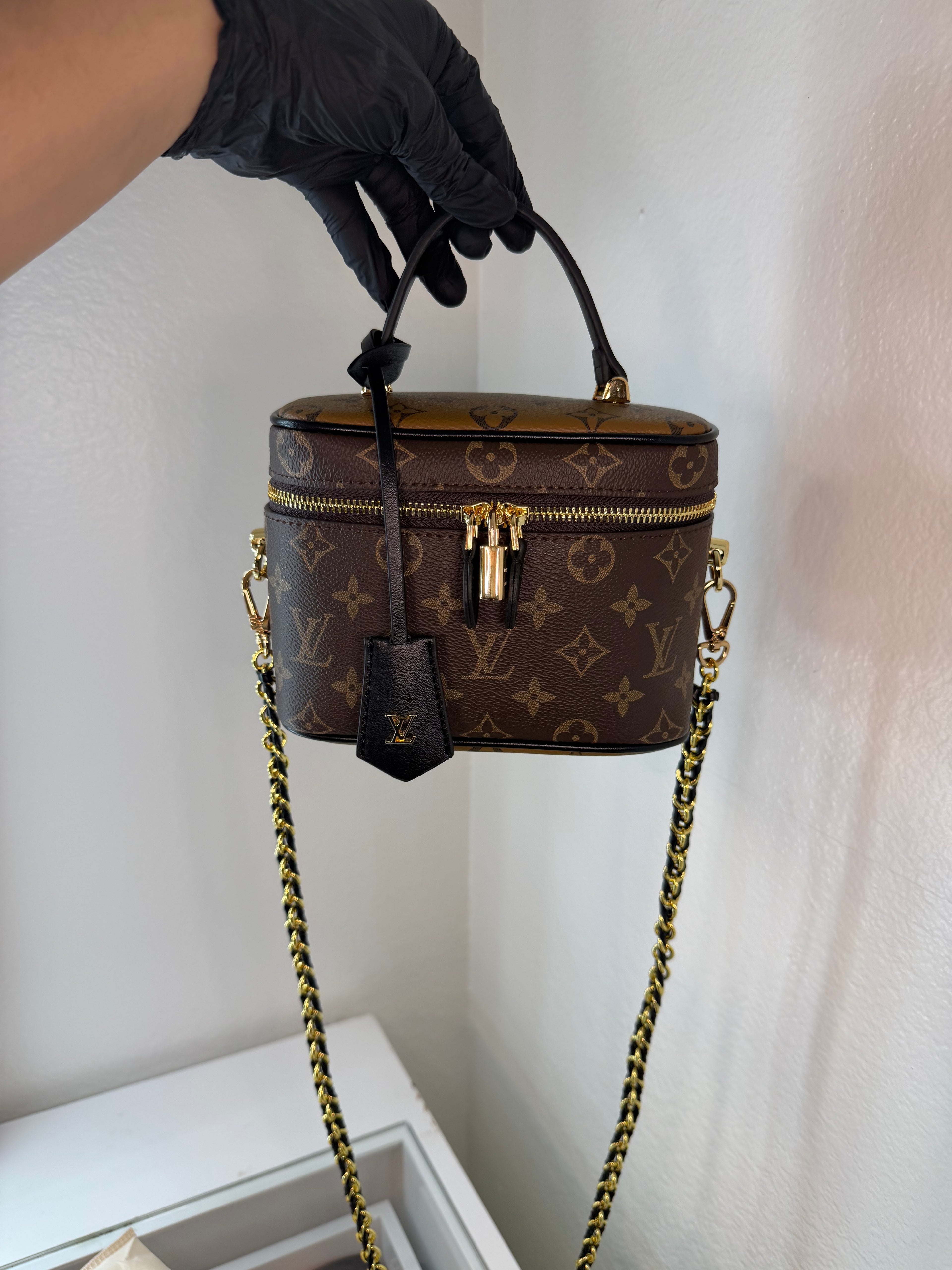 LV vanity