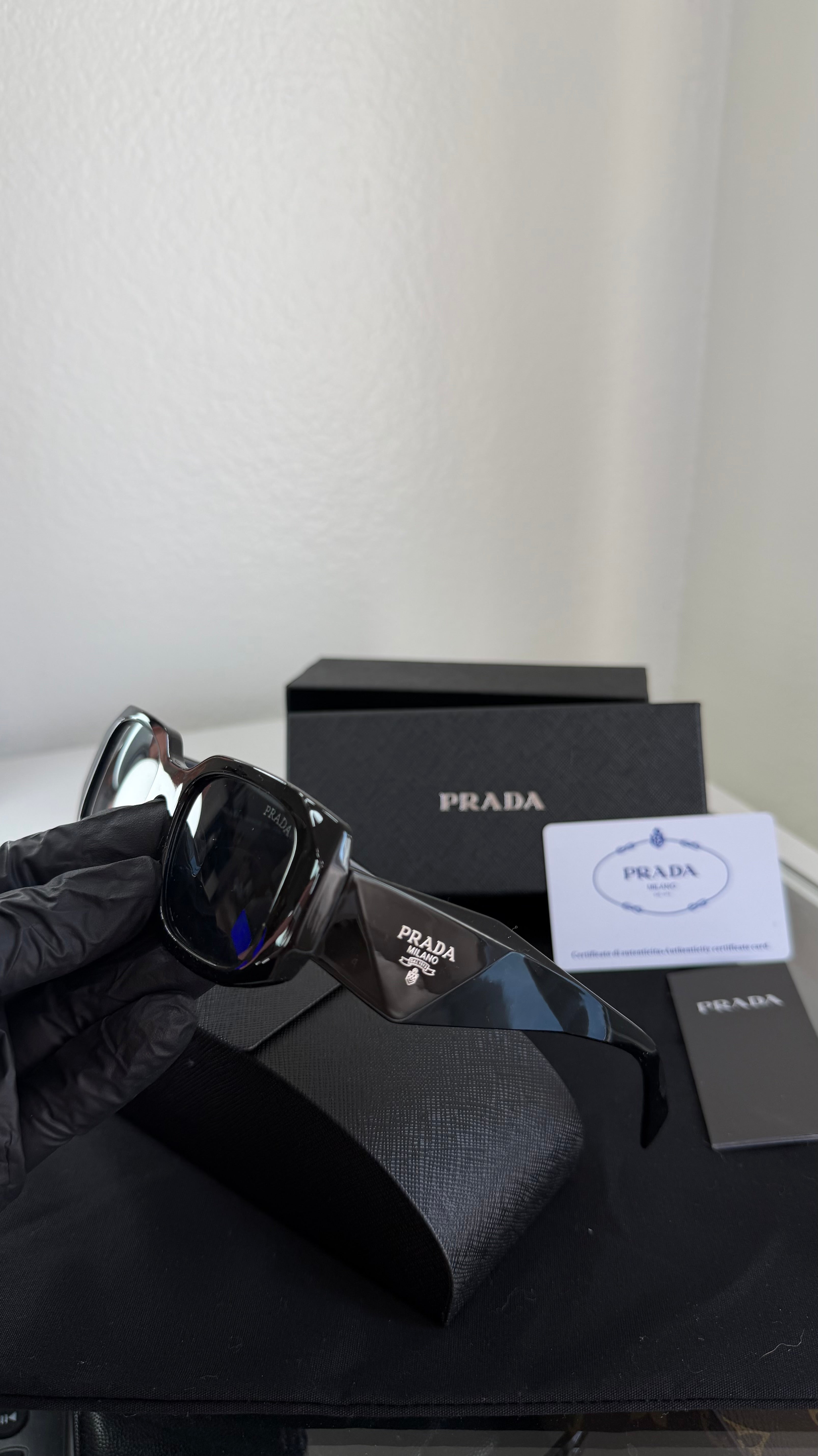 Pradaa sunnies